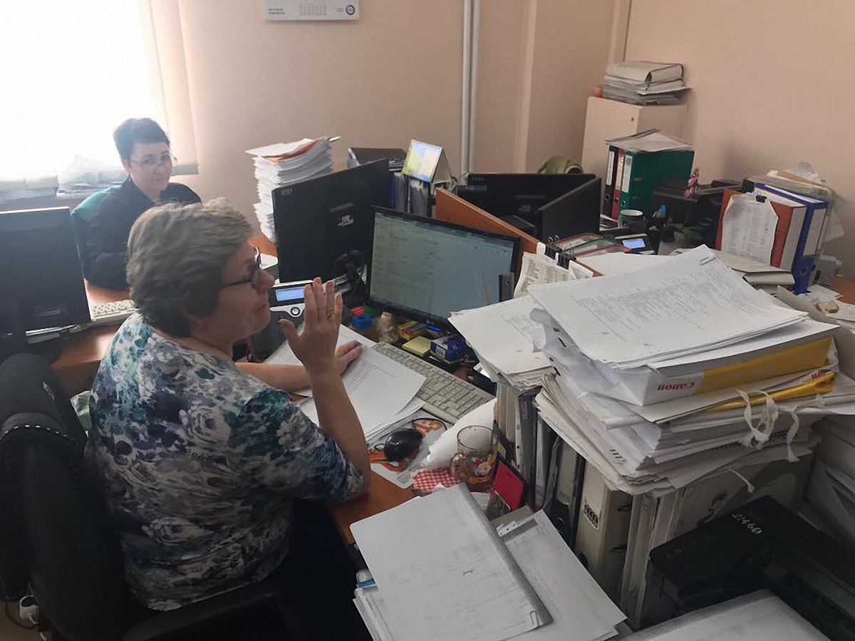 Сотрудники "Ощадбанка" перевели деньги Януковича на счета казначейства - фото 1