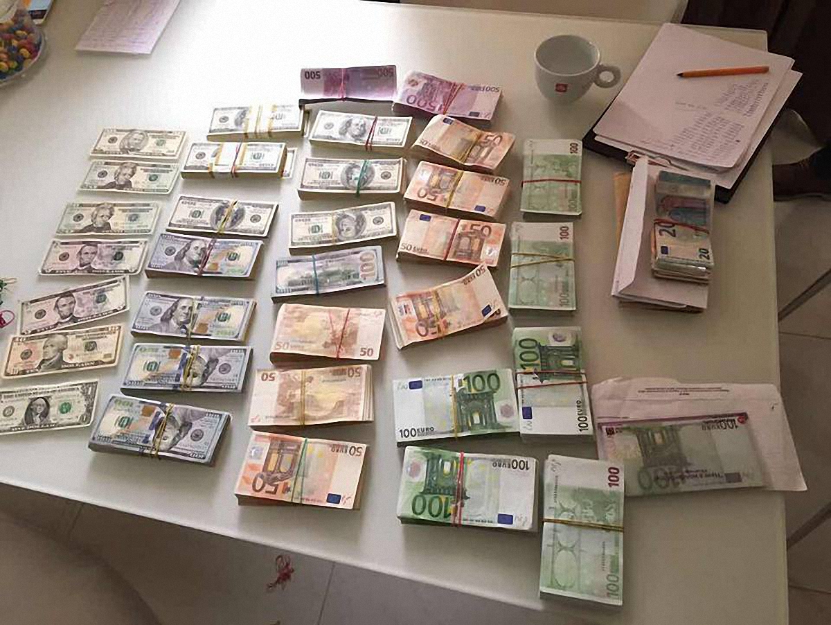 У руководителя Броварской ОГНИ нашли колоссальную сумму неуказанных в декларации денег - фото 1