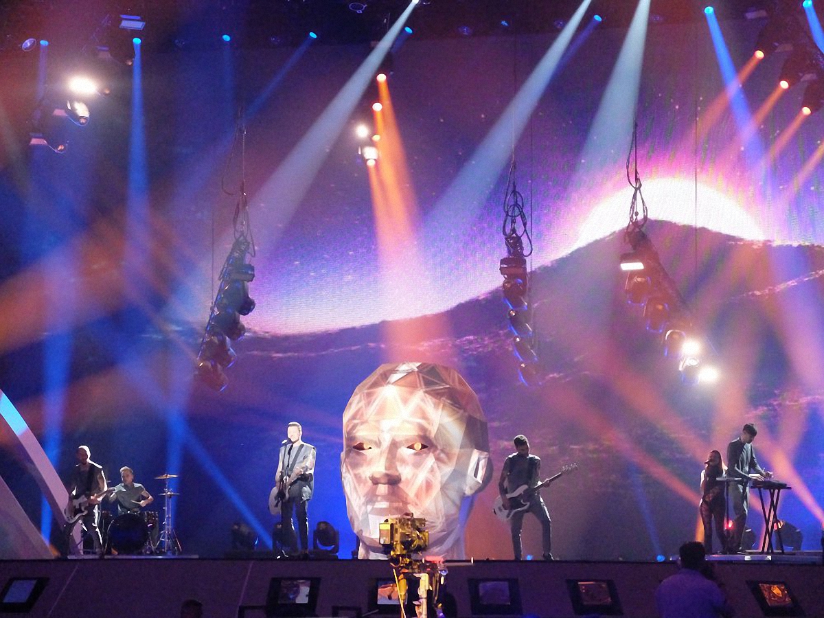 Репетиция O.Torvald: огромная голова на сцене Евровидения и белье в подарок журналистке - фото 1