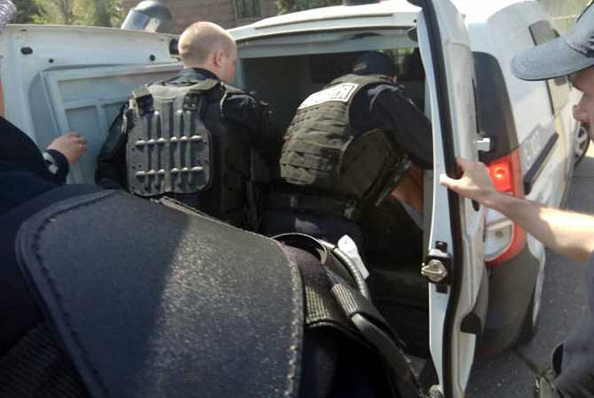 Полицейские задержали одного из участников акции на Куликовом поле - фото 1