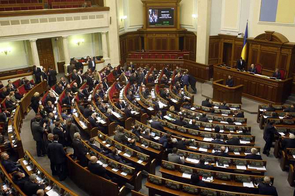 Депутаты выступили за ужесточение норм на украинский язык на ТВ - фото 1