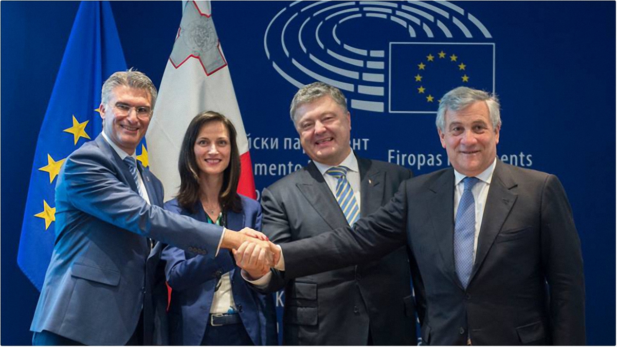 Европарламент подписал решение о безвизе для Украины - фото 1