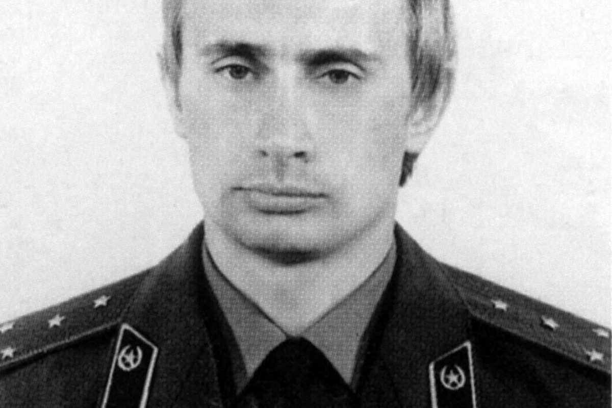 Путин служил в КГБ - фото 1