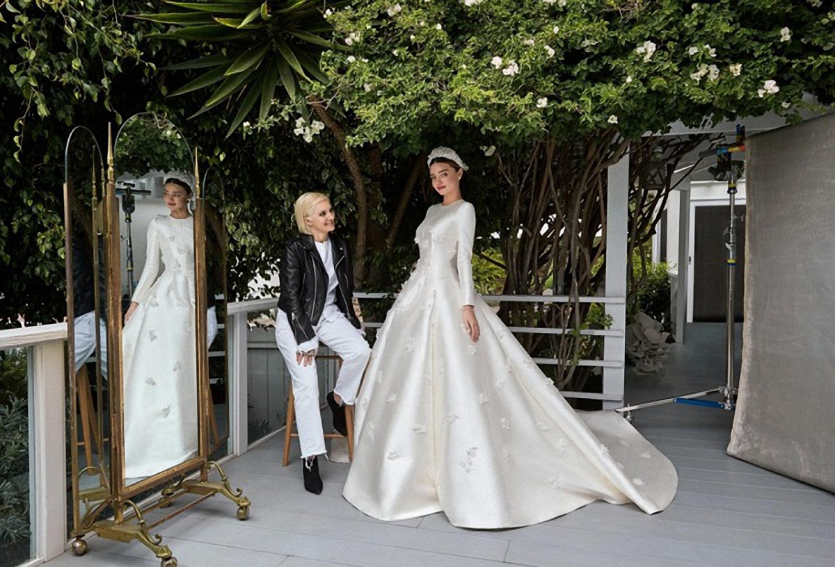 Dior показал видео создания свадебного платья Миранды Керр - фото 1