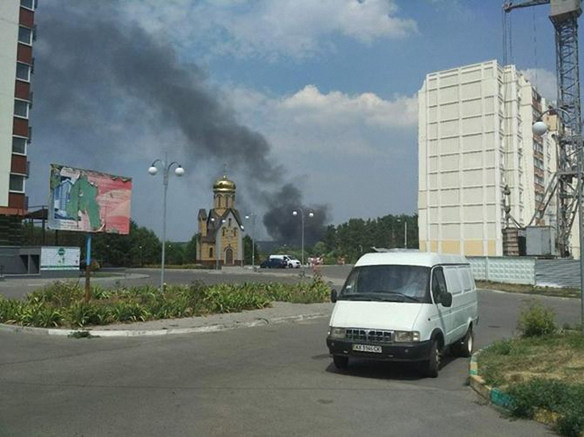 Масштабный пожар на складах под Харьковом случился сегодня днем - фото 1