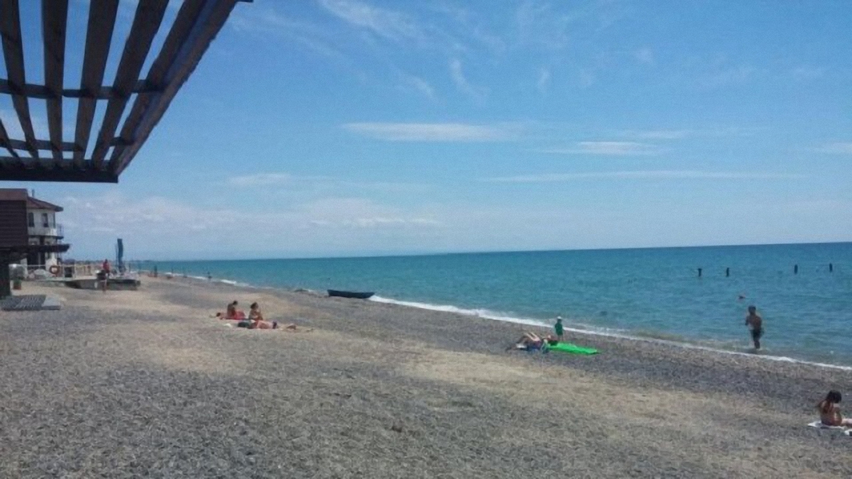 Пользователей соцсетей шокировали "Ылитные" пляжи Крыма - фото 1