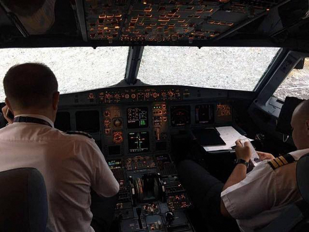 Александр Акопов - капитан самолета турецкой авиакомпании Atlasglobal - фото 1