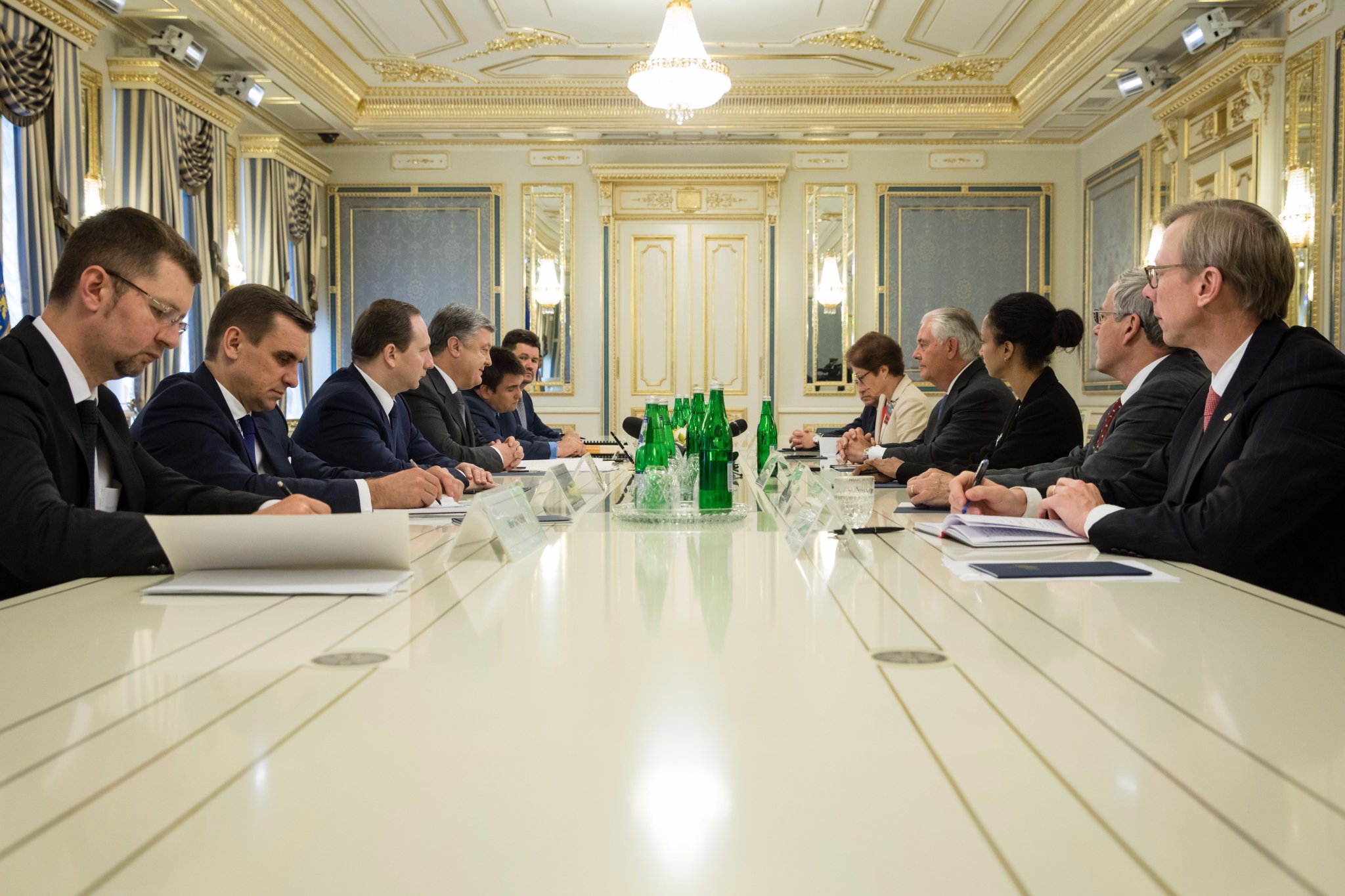 В Киеве закончилась встреча Рекса Тиллерсона с президентом Порошенко - фото 1