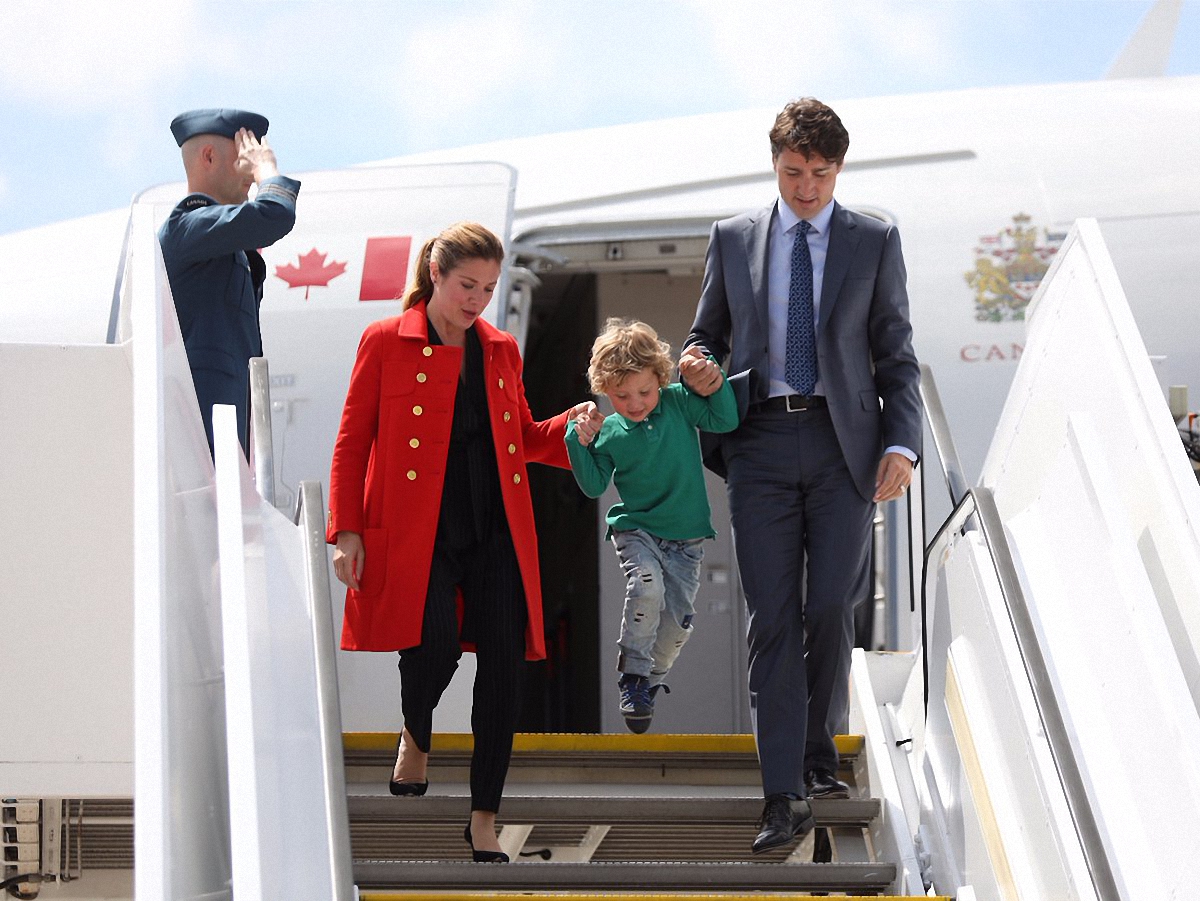Трюдо приехал на саммит G20 с женой и сыном Адрианом - фото 1