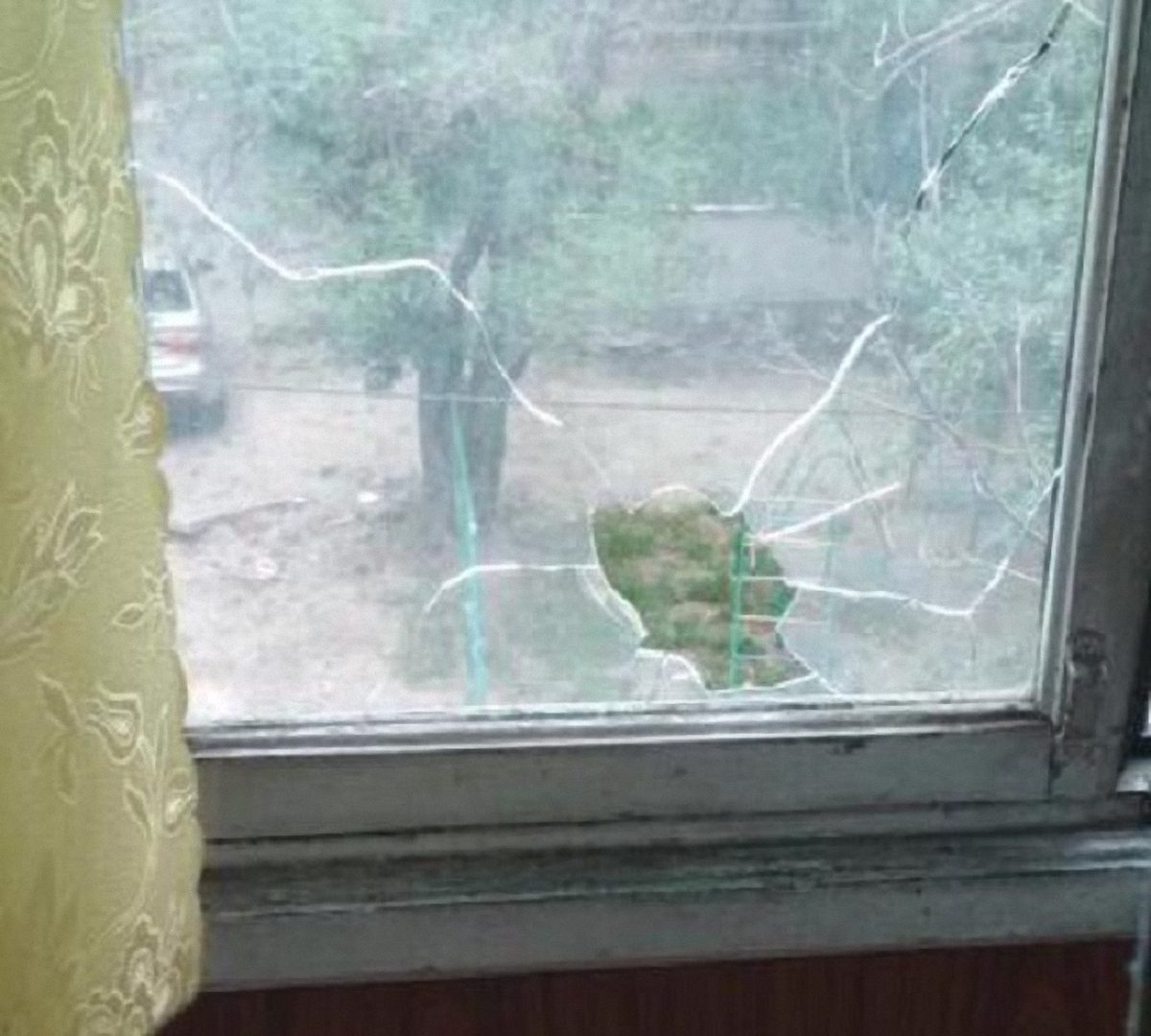 Неизвестные обстреляли дома сотрудников ГПУ - фото 1