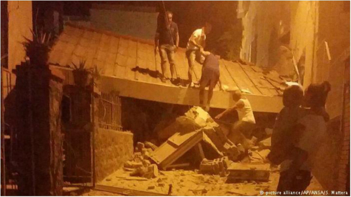 В Италии землетрясение разрушило дома - фото 1