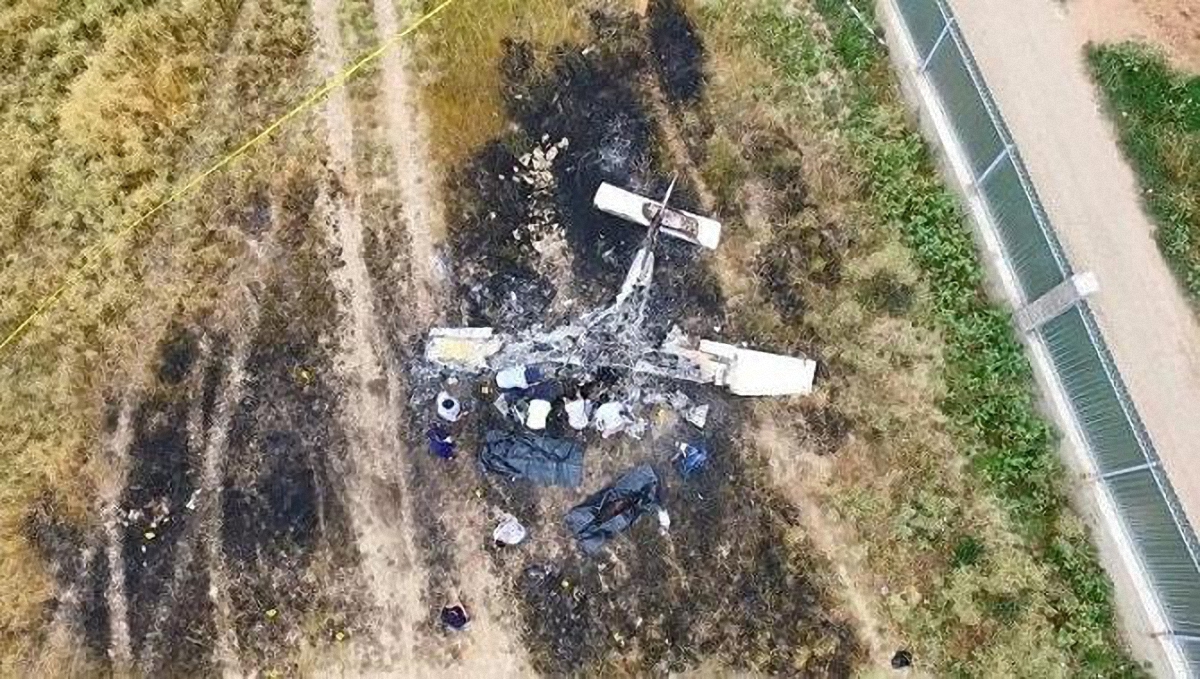 Самолет с украинским пилотом-инструктором упал в Казахстане - фото 1