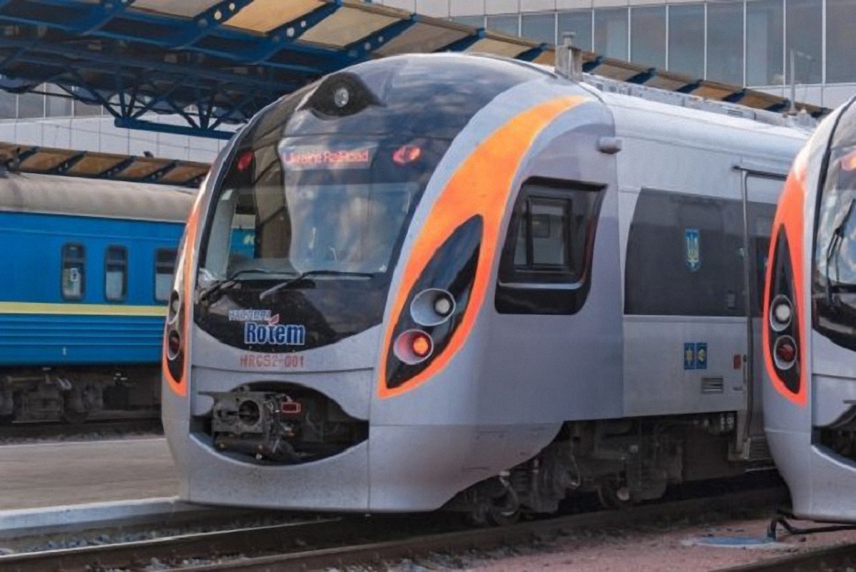 Новый поезд Интерсити+ №715/716 Киев - Перемышль начнет ездить с 24 августа - фото 1