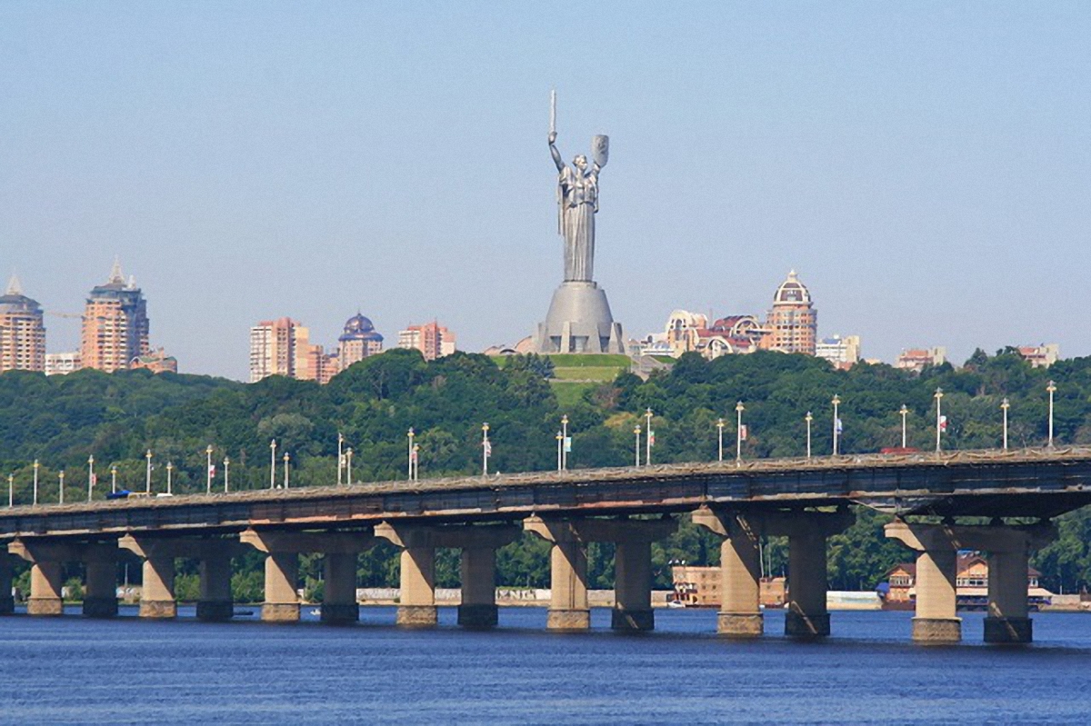 По киевскому мосту будет сложно проехать почти неделю - фото 1