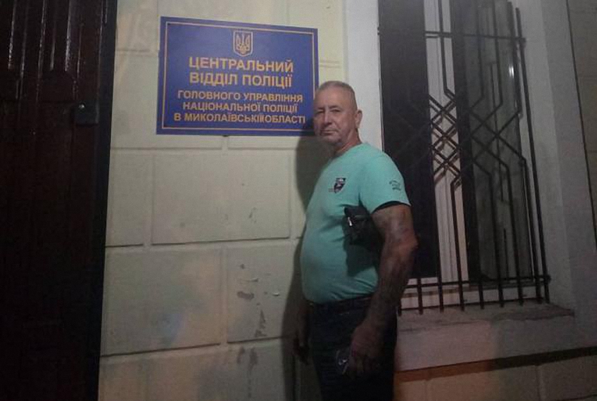 Геннадий Федюшин из ВО "Свобода" выстрелил из ружья под ноги обидчикам - фото 1