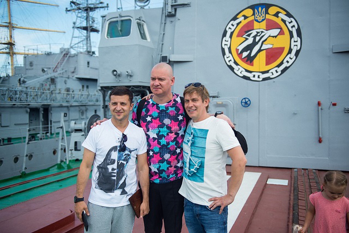 Зеленский, Кошевой и Казанин встретились с семьями украинских моряков в Одессе - фото 1