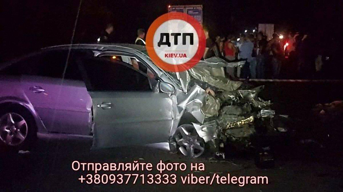 Водитель Opel выжил в ДТП под Киевом - фото 1