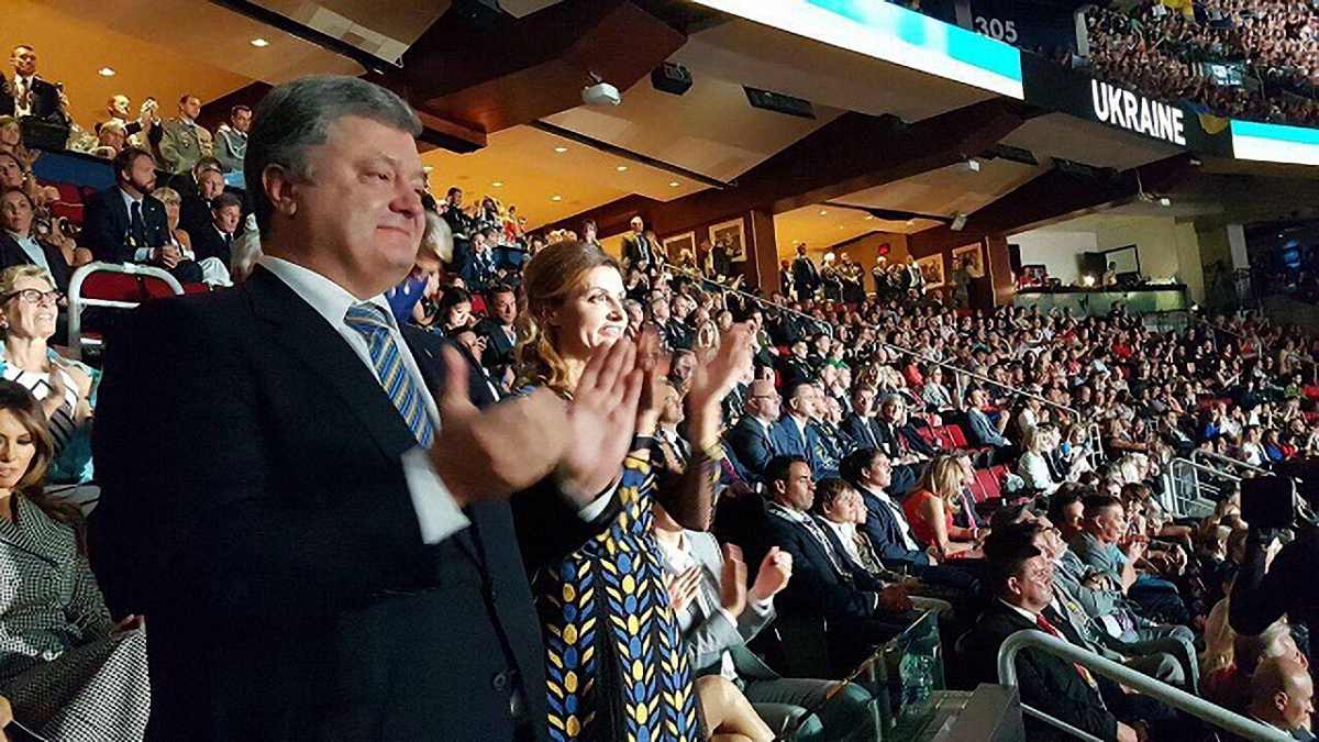 Петр и Марина Порошенко "будут держать кулаки", болея за победу украинцев - фото 1