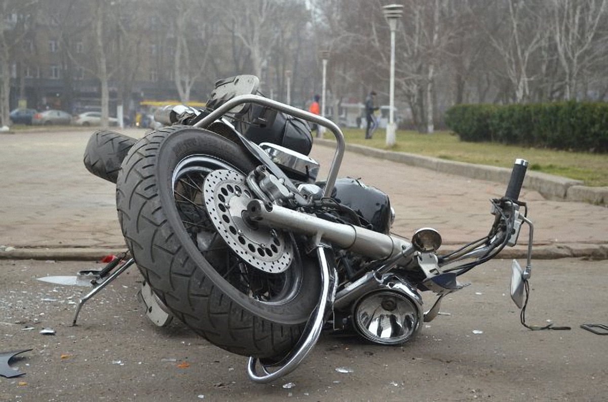 В Киеве насмерть разбился мотоциклист - фото 1