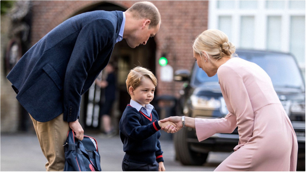 Принц Уильям отвел сына в первый класс - фото 1