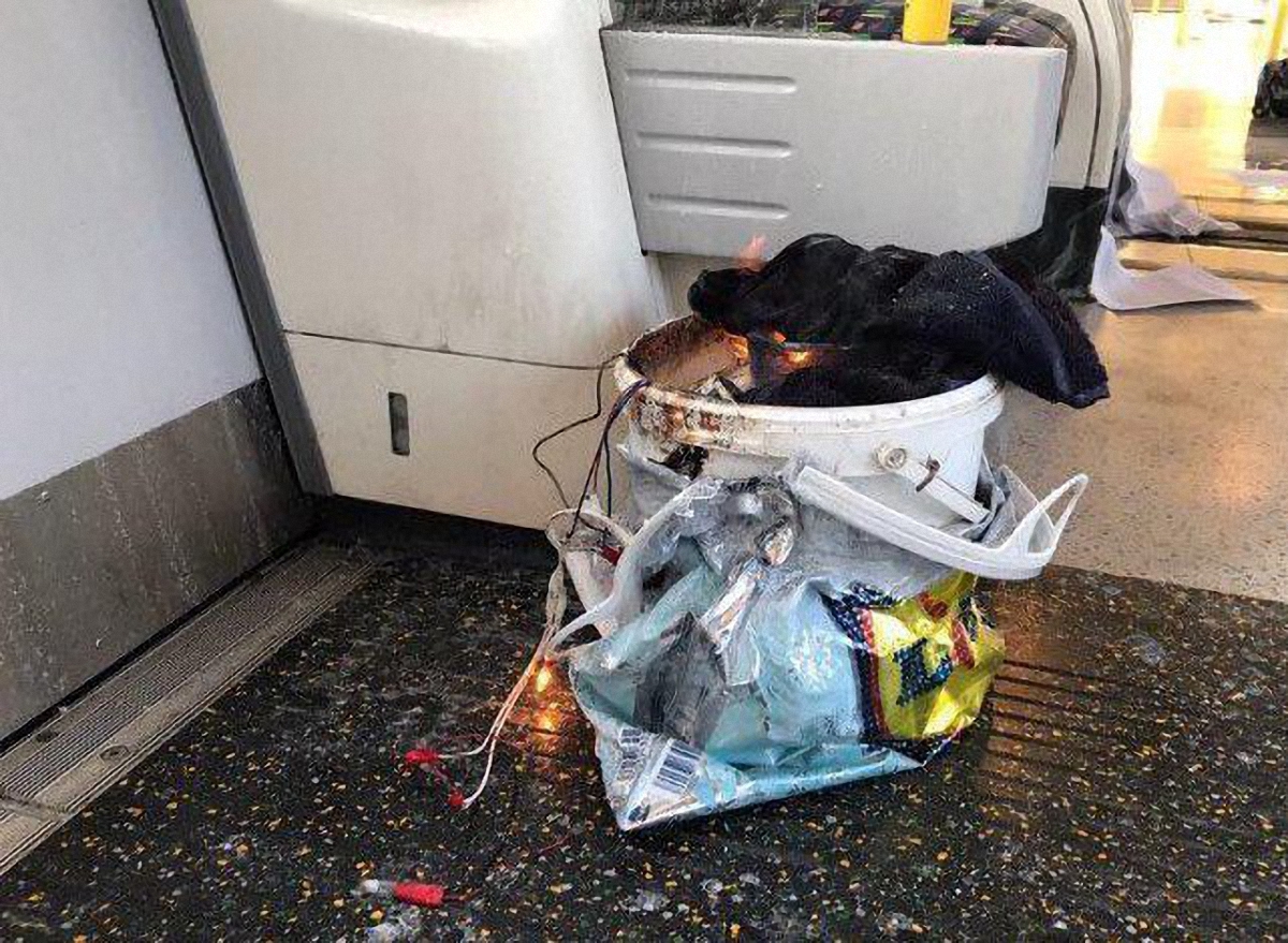 Теракт в метро в Лондоне - взорвалось ведро - фото 1