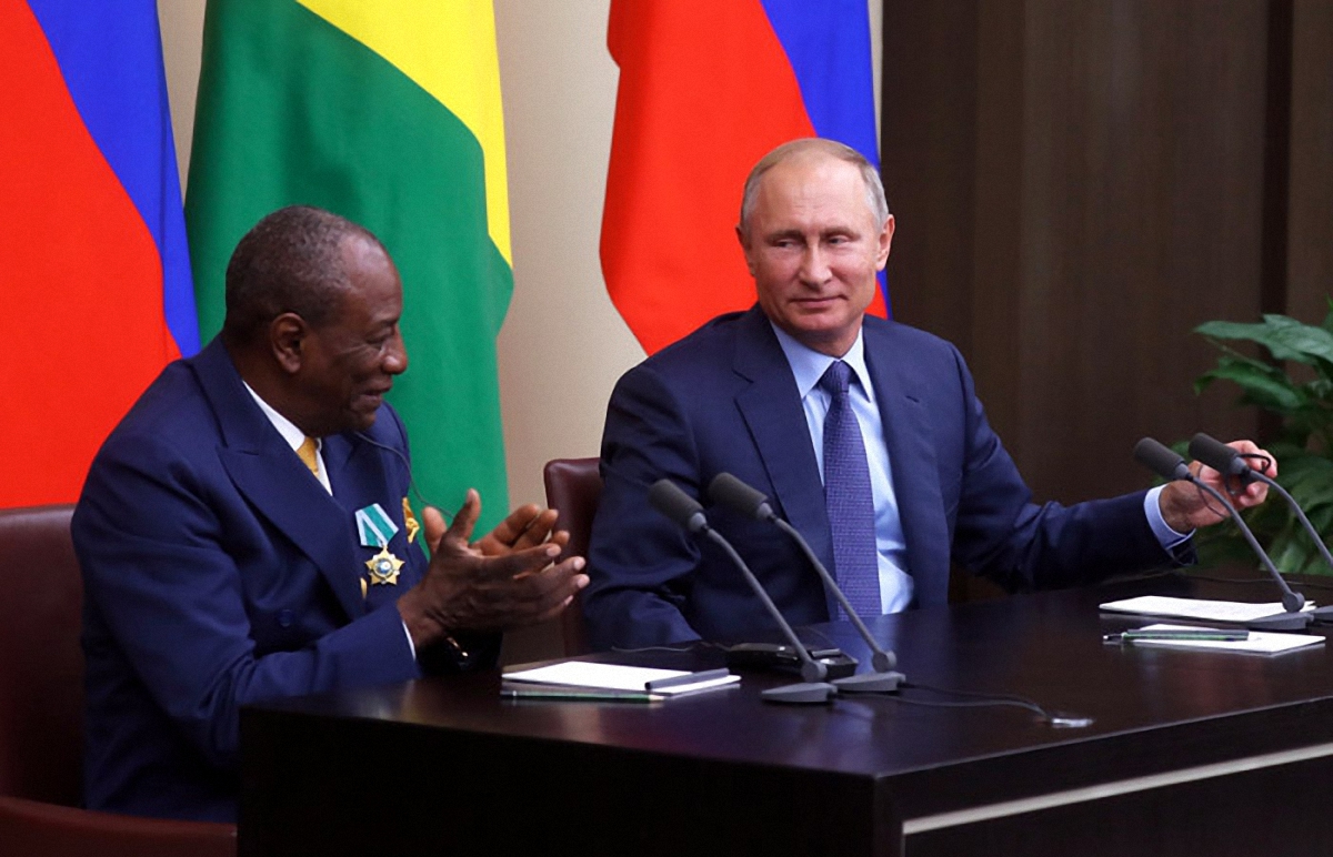 Путин получил орден от президента Гвинеи за списание долгов - фото 1
