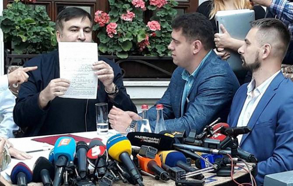 Саакашвили подписал протокол об административном правонарушении - фото 1