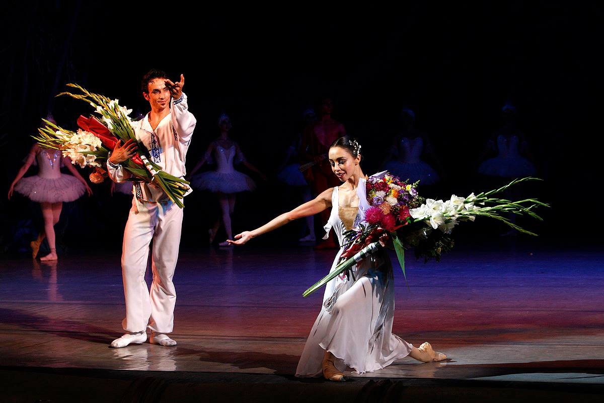 Кухар и Стоянов открыли сезон в Опере балетом "Лісова пісня" - фото 1