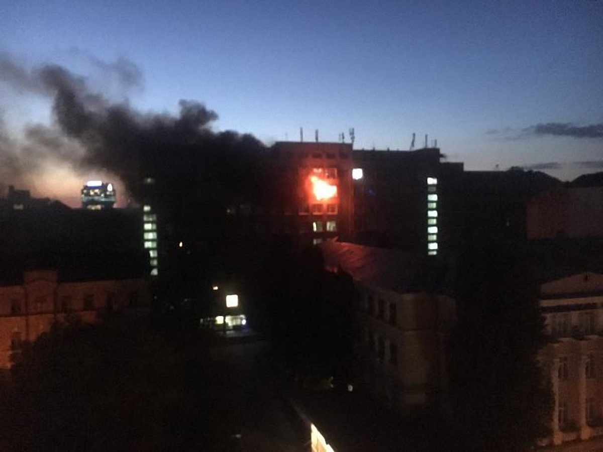 Пожар в университете Киева унес жизнь человека - фото 1