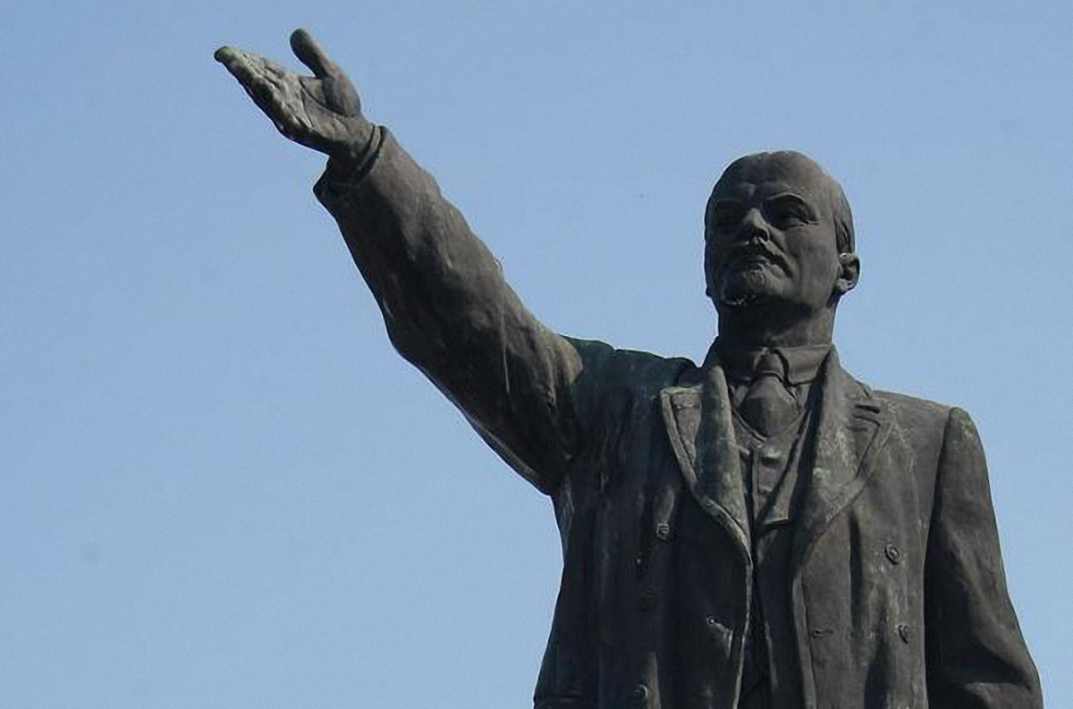 В Одесской области отреставрировали памятники Ленину и Калинину - фото 1