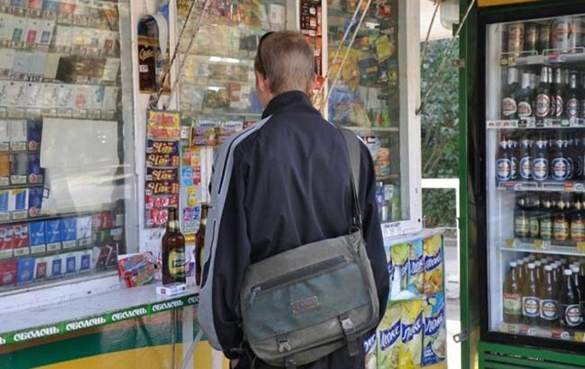 В Киеве запретили продажу алкоголя в киосках - фото 1