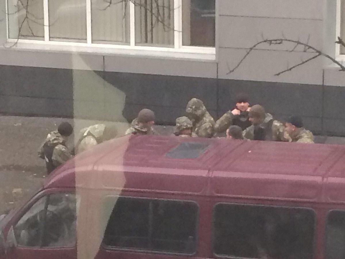 В Харькове проводят обыск у сына главы МВД - фото 1