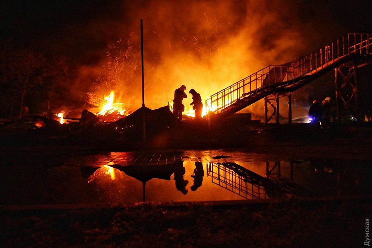 Пожар в лагере "Виктория" начался из-за кипятильника - фото 1