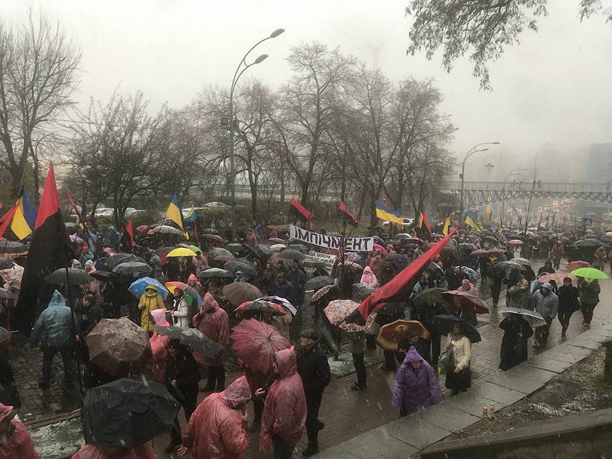 "Марш возмущенных" в Киеве - фото 1