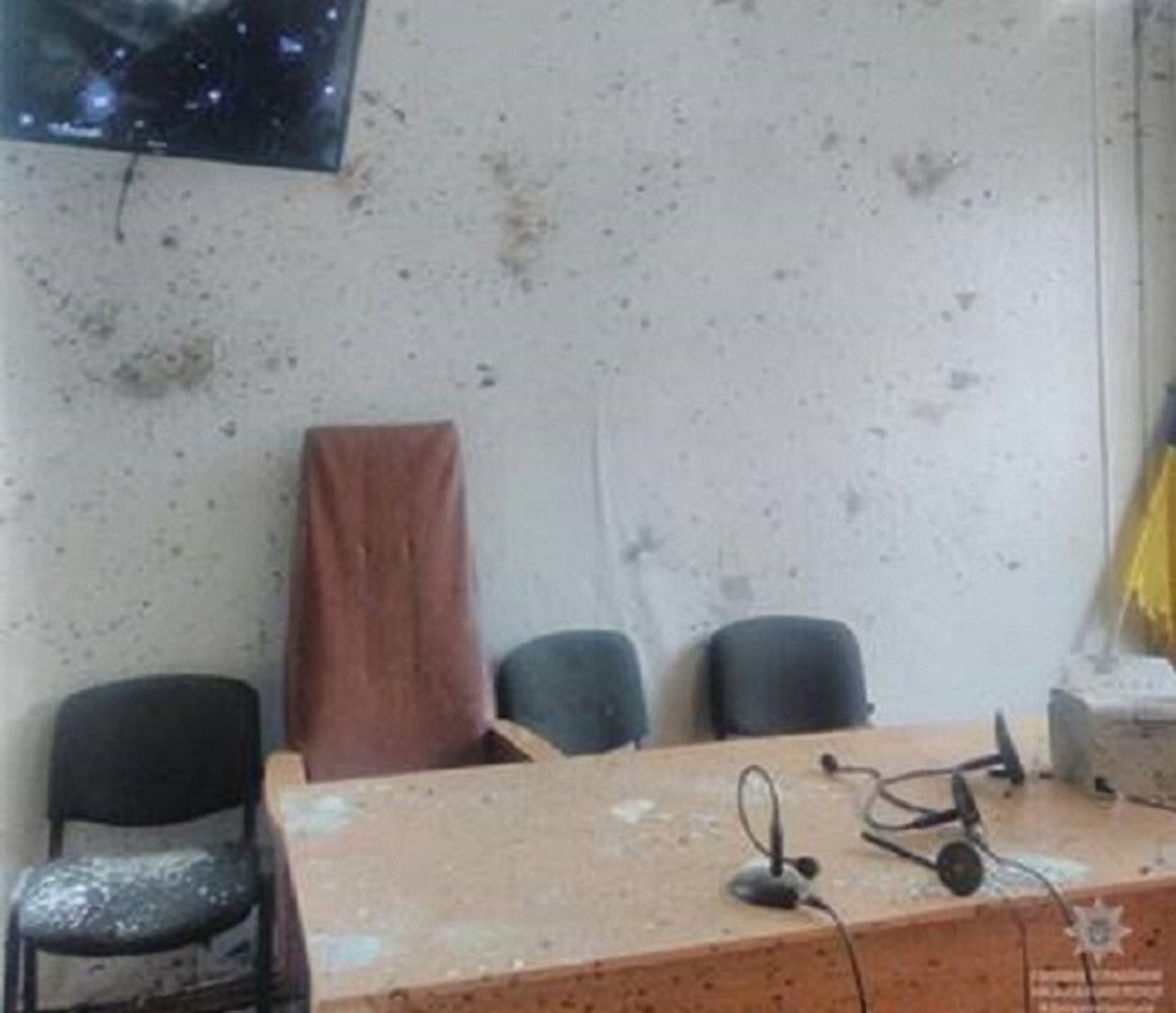 В суде Никополя от взрыва гранаты погибло 2 человека - фото 1