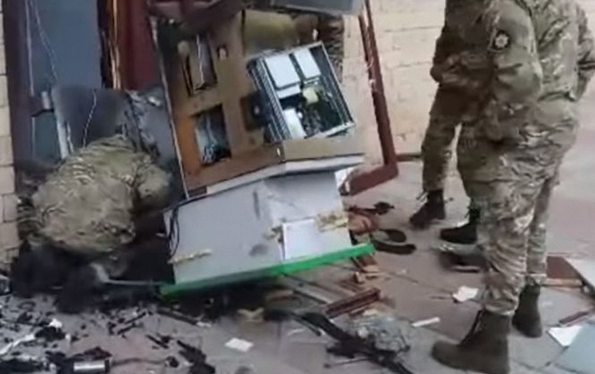 В Харьковской области взорвали банкомат - фото 1
