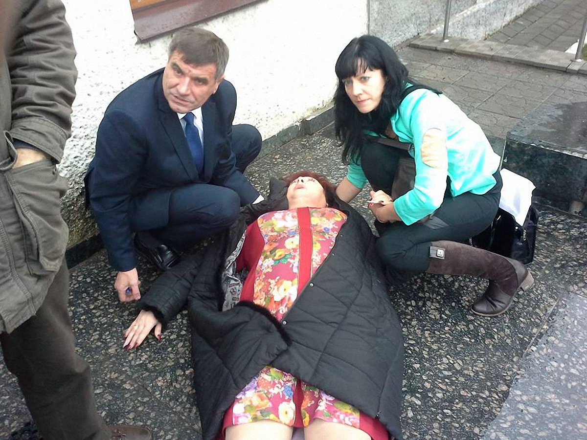 В Жмеринке избили депутата  - фото 1