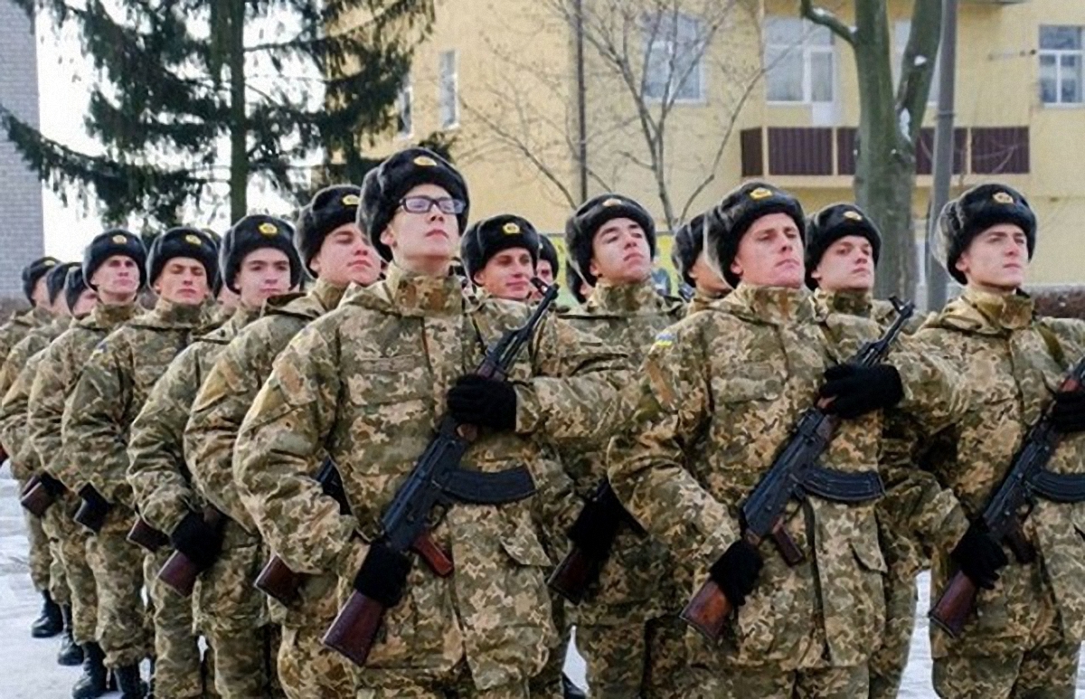 В управлении Сухопутных Войск Украины пожаловались на 70% "уклонистов" - фото 1