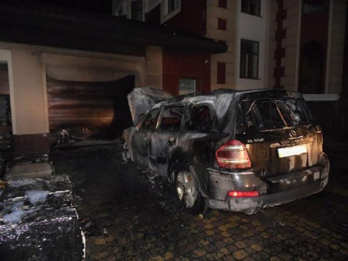 Авто и дом депутата от Батькивщины подожгли неизвестные - фото 1