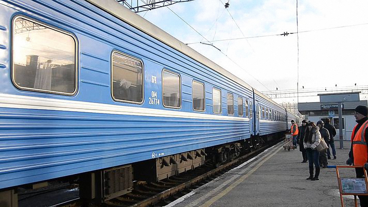 Вагон поезда Минск-Запорожье сошел с рельс - фото 1