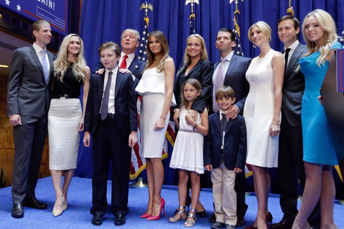 Трамп с семьей - фото 1