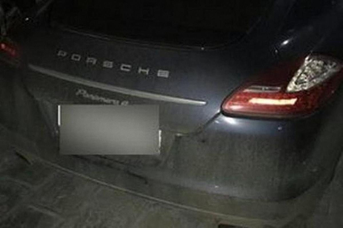Porsche Panamera Дениса Гармаша обстреляли неизвестные - фото 1