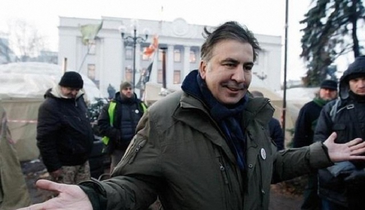 Тутушки устоили провокацию под судом, где принимают меру пресечения Саакашвили - фото 1
