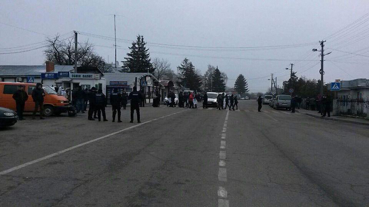 На границе с Польшей очереди из-за блокирования транспорта - фото 1