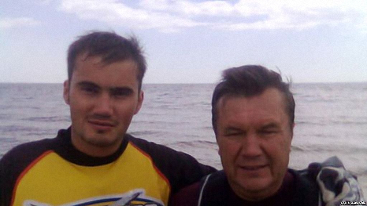 Виктор Янукович-младший покинул Украину вместе с отцом - фото 1