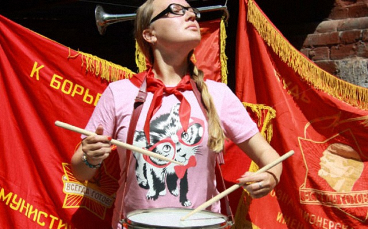 Дочь нардепа Терехова устроила вечеринку в стиле коммунистов - фото 1
