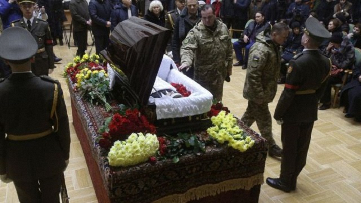 В Киеве похоронили Леонида Каденюка - фото 1