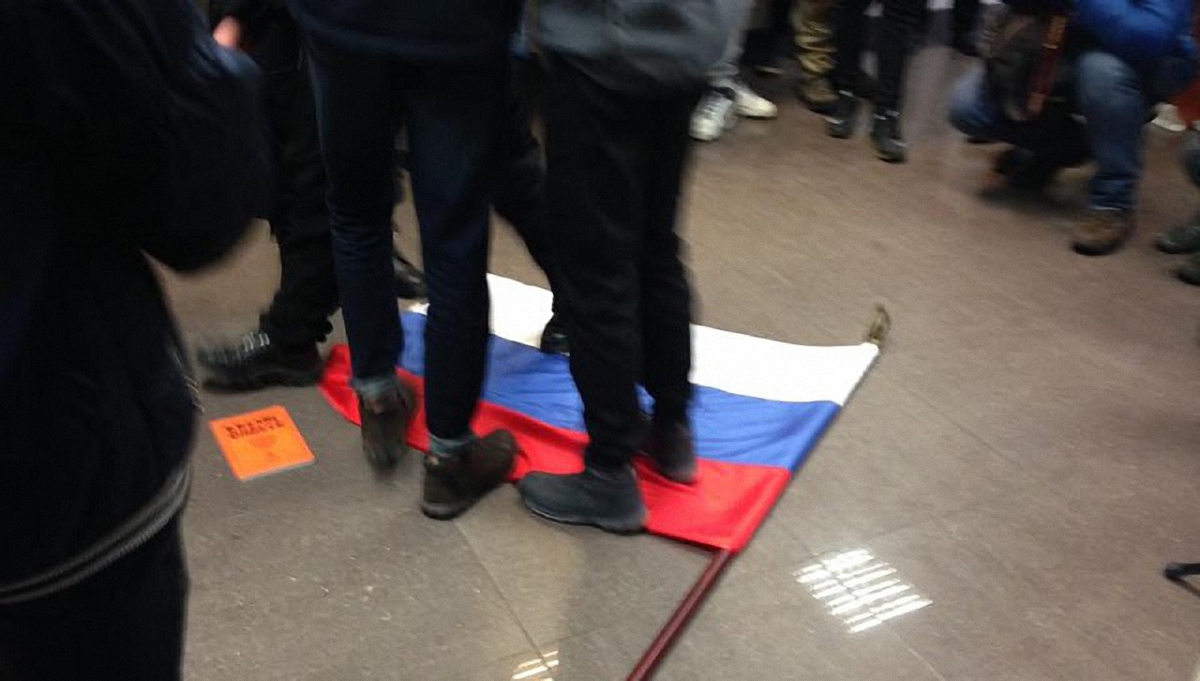 В Киеве националисты напали на здание Россотрудничества - фото 1