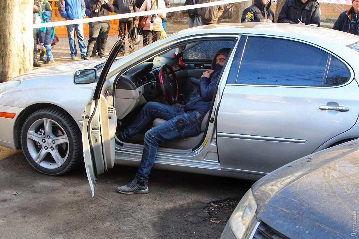 В Одессе со стрельбой задержали автоворов - фото 1