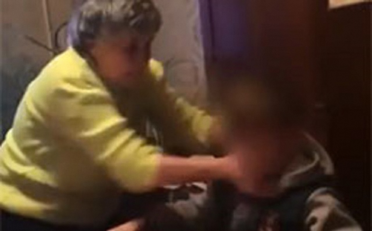 В Одессе учительница избивала и душила детей - фото 1